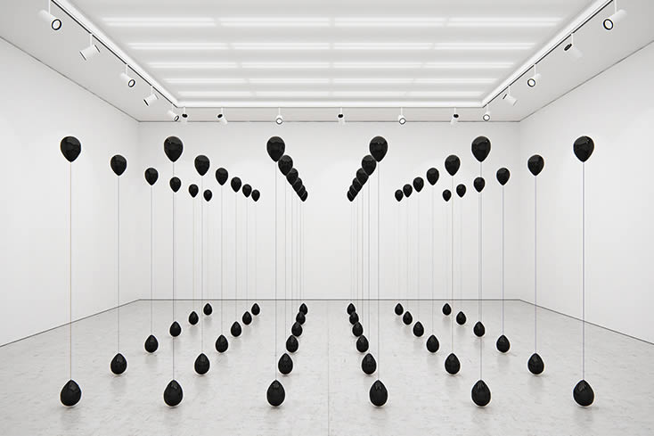 Tadao Cern, Black Balloons