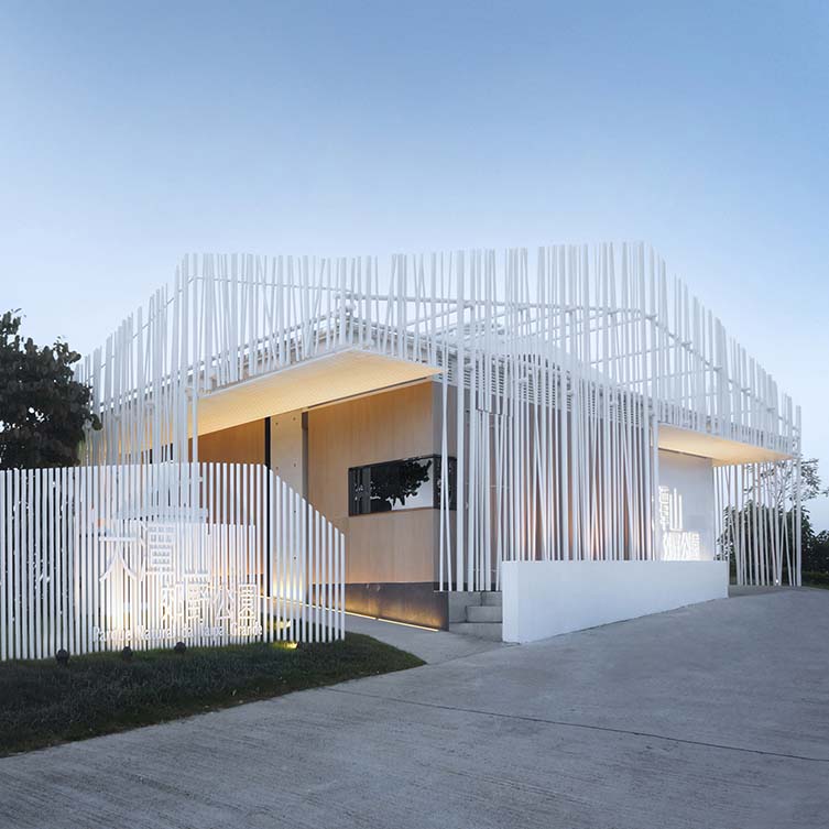 Kamar Mandi Umum Renovasi Toilet Paviliun Bambu oleh Manuel Lap Yan Lam-The Volks Design, Pemenang Kategori Desain Arsitektur, Bangunan dan Struktur, 2021 – 2022.