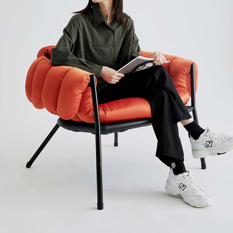 Wearing Chair by Yansheng Xia, Jinxiang Li and Chenglong Pu, Winner in Furniture Design Category, 2021—2022