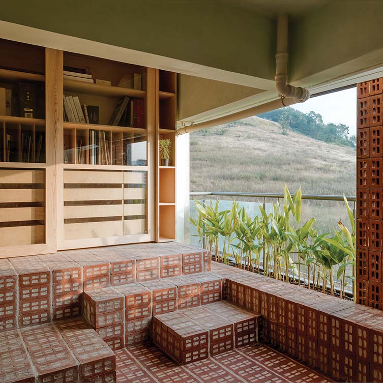 Studio oleh The Hill Office oleh Anand Deshmukh dan Chetan Lahoti, Pemenang Desain Ruang Interior dan Pameran, 2022—2023