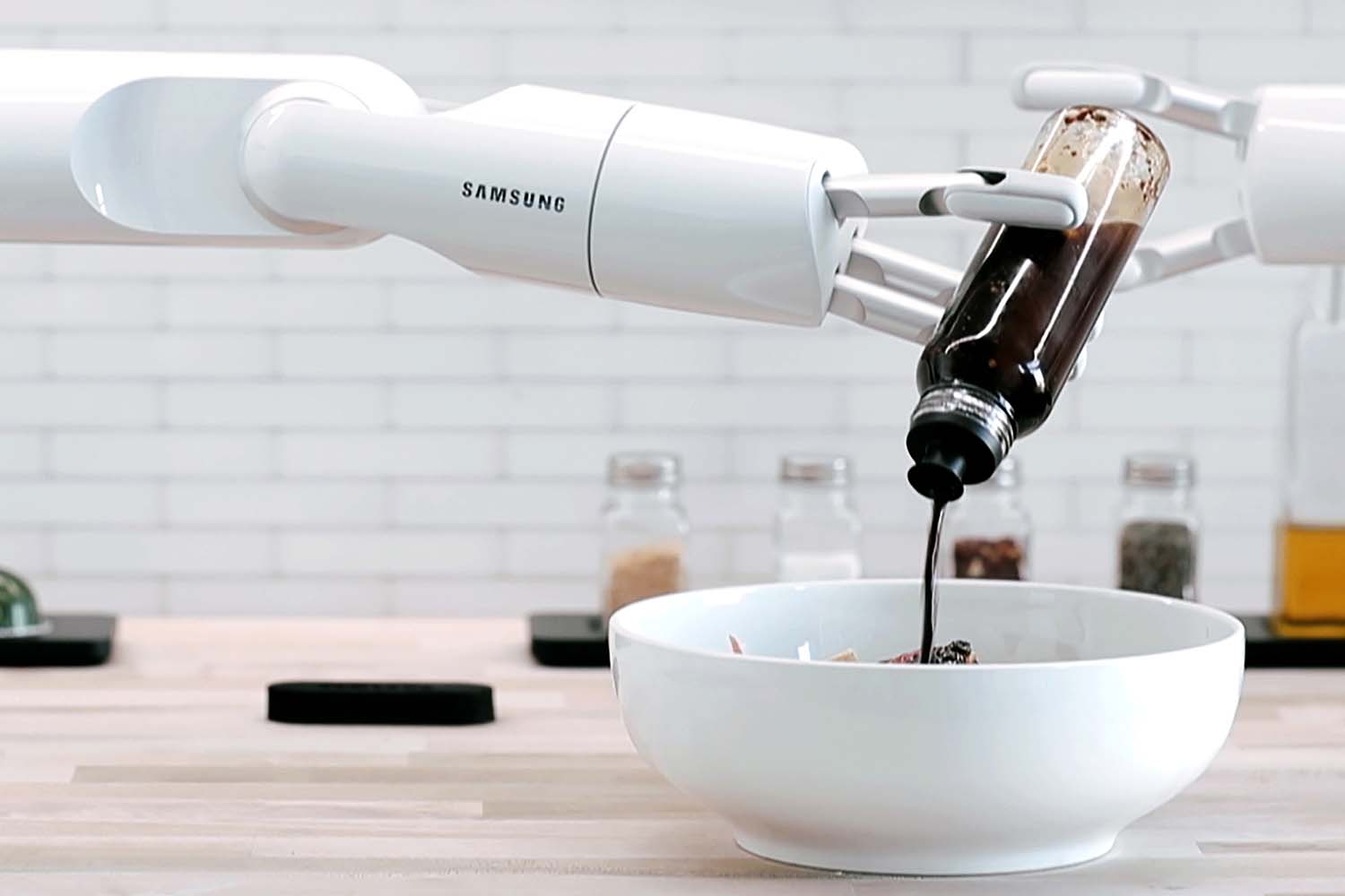 Samsung Bot Chef Robotic Arm by Think Tank Team is Winner in Home Appliances Design Category, 2020 - 2021.