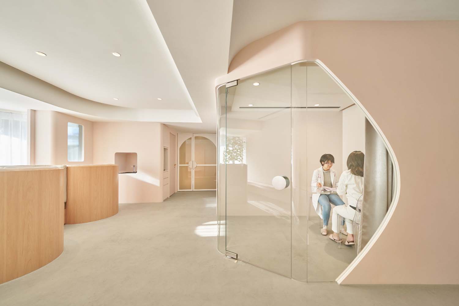 Doctor Queen Cosmetic Surgery Clinic by Zi Ying Yang