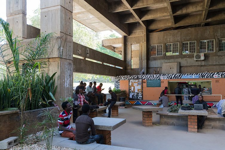 African Modernism: The Architecture of Independence