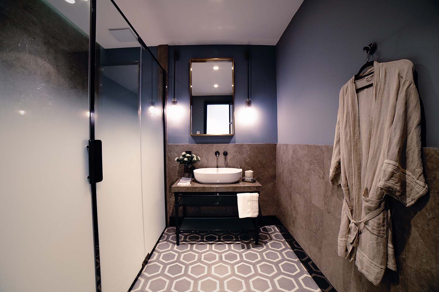 The Best Bathroom Flooring Ideas on a Budget