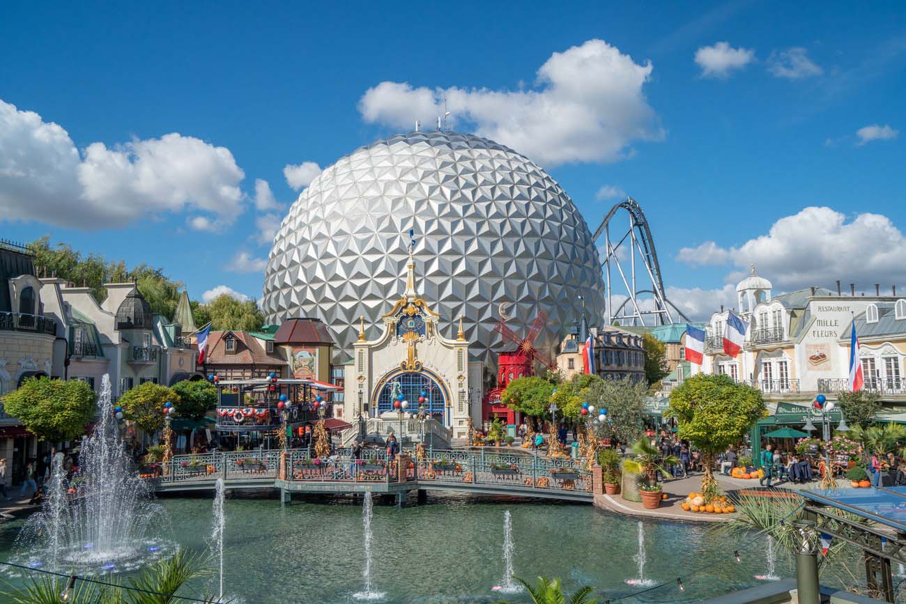 5 of the Best Theme Parks Around the World