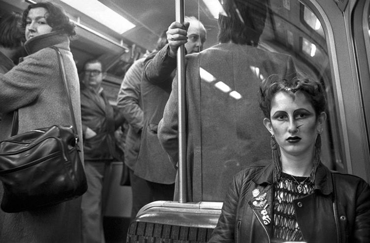 Bob Mazzer Underground Photography — Howard Griffin Gallery, London