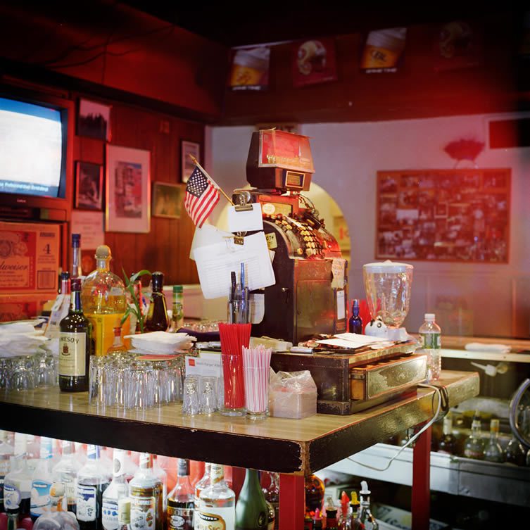 Portrait of a Dive Bar © Mathew Scott