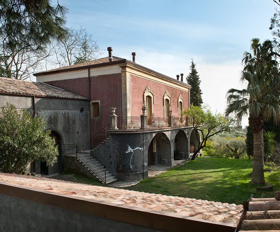 Monaci delle Terre Nere