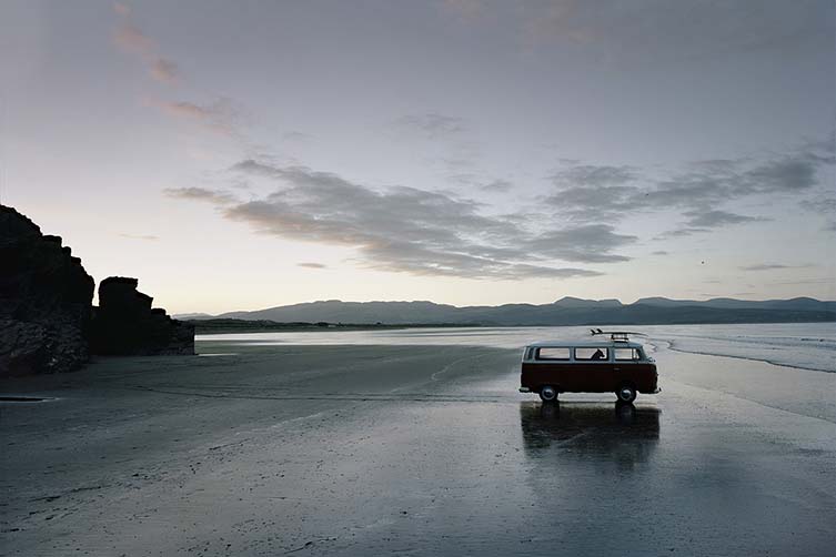 Martin Usborne, The Silence of Dogs in Cars