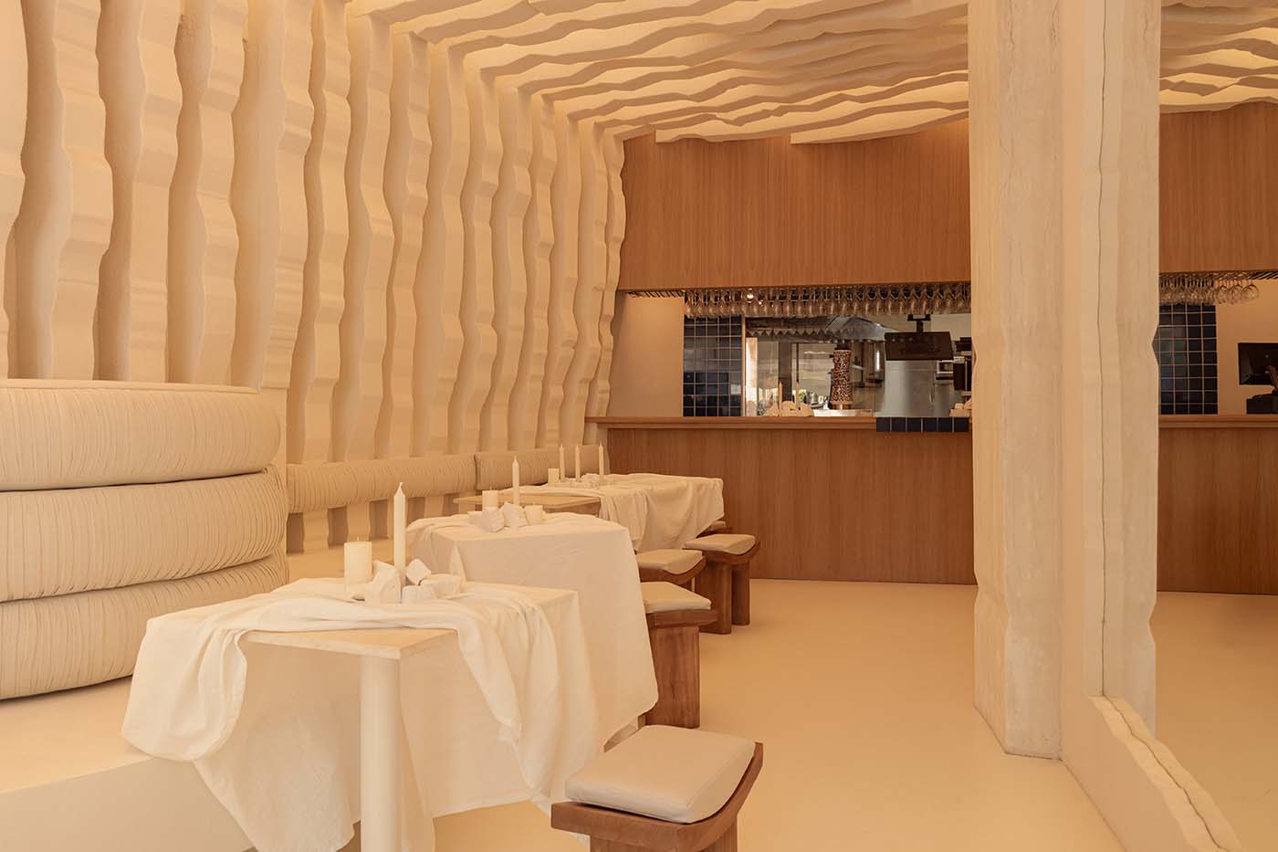 Egeo Chamberí Madrid, Suvlakeria Griega by Masquespacio