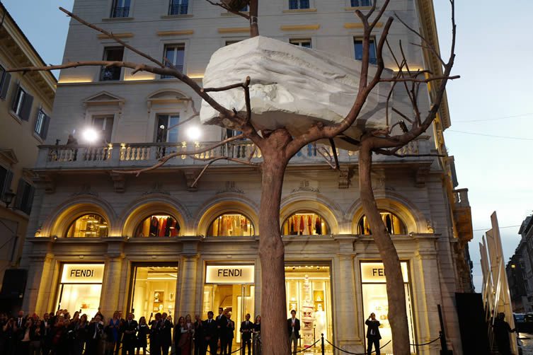 Fendi's Unveiling of Foglie Di Pietra