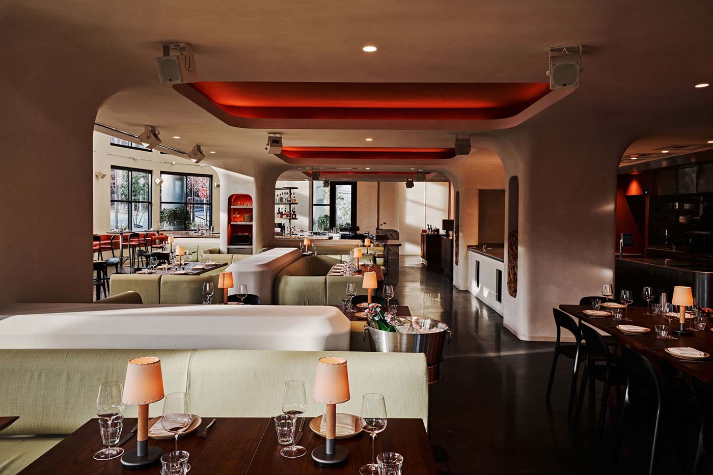 Gaudí curves, dry-aging, and an open wood-fire hearth define Füm, a new Atlanta arrival built around the slow art of Italian cooking...