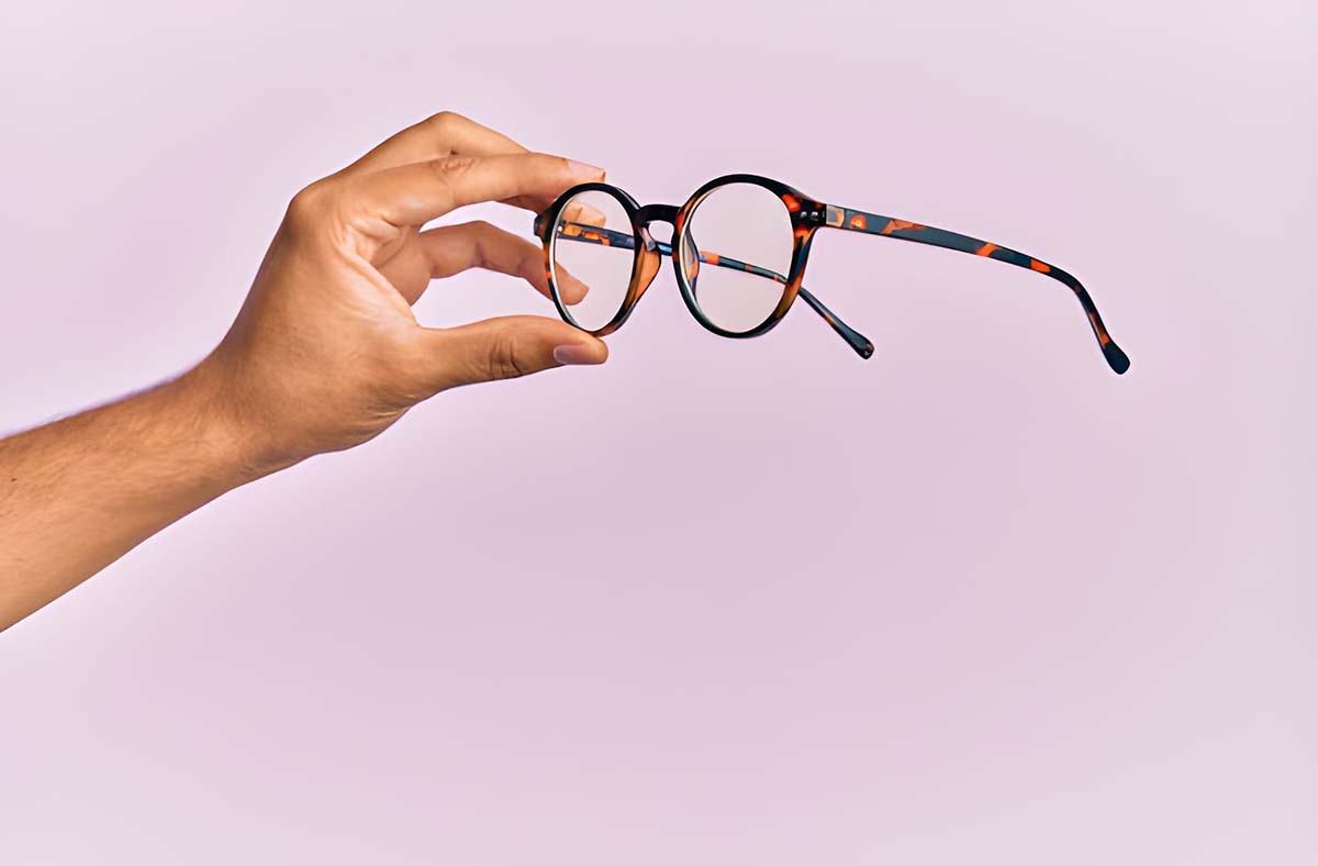 Rounding Out the Angles: Best Glasses for Square Faces