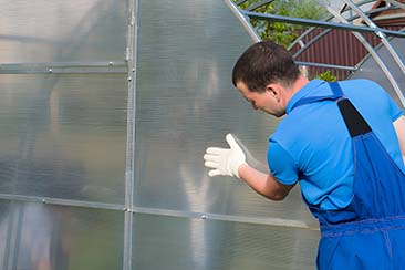 Why Gardeners Are Embracing Greenhouse Kits
