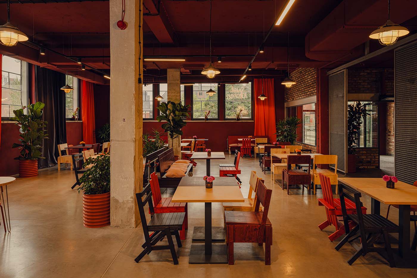 Hall 31B, Grid Arthub, Gdańsk Shipyard Designed by PION STUDIO