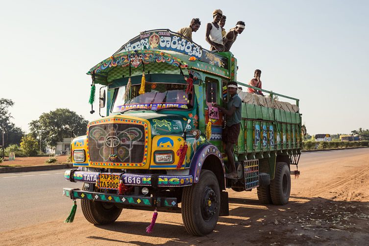 Dan Eckstein — Horn Please: The Decorated Trucks of India