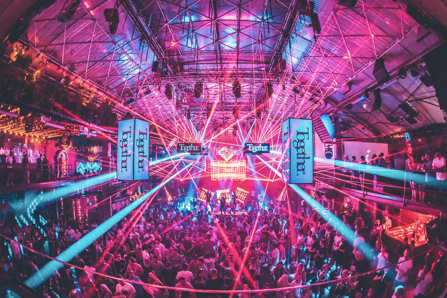  tetec nava Chumelenice Ibiza Party Symbol Ospravedlnenie Ihly Clock