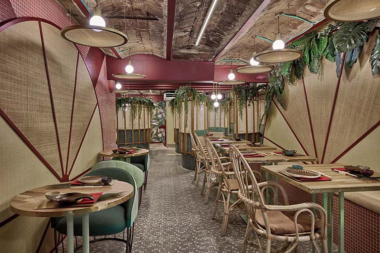 Kaikaya Valencia, Tropical Sushi Restaurant Designed by Masquespacio