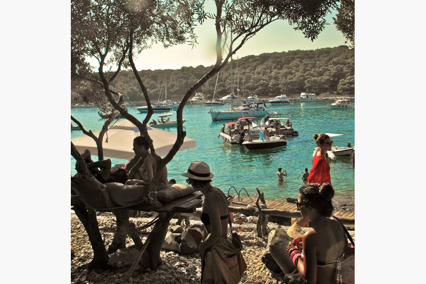 Laganini Beach Bar and Fish House