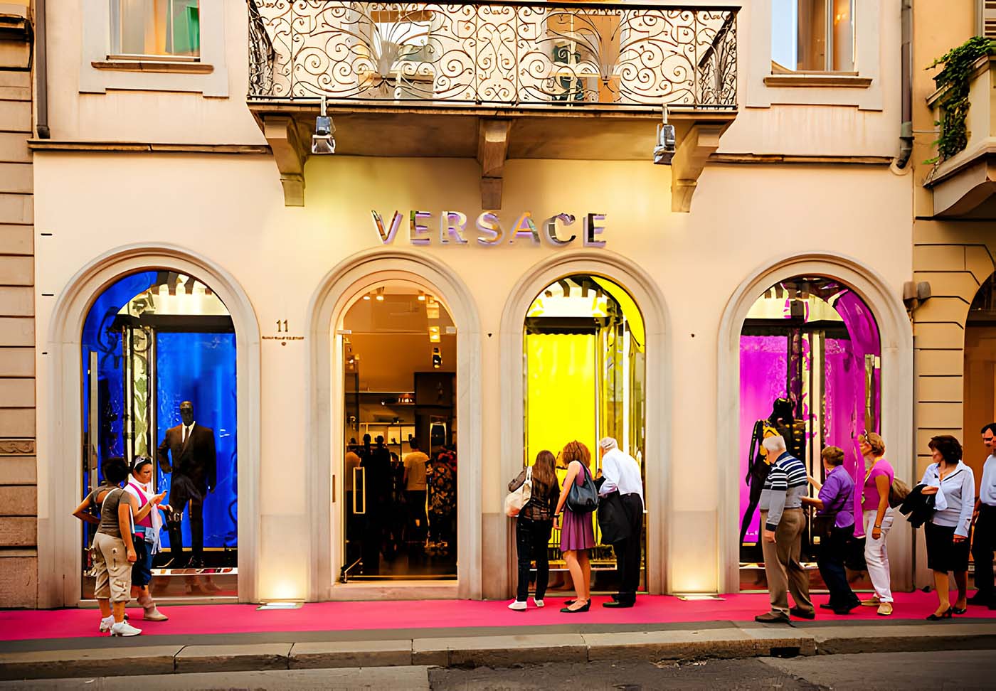 Through Rose-Tinted Lenses: Art and Luxury Eyewear from Versace