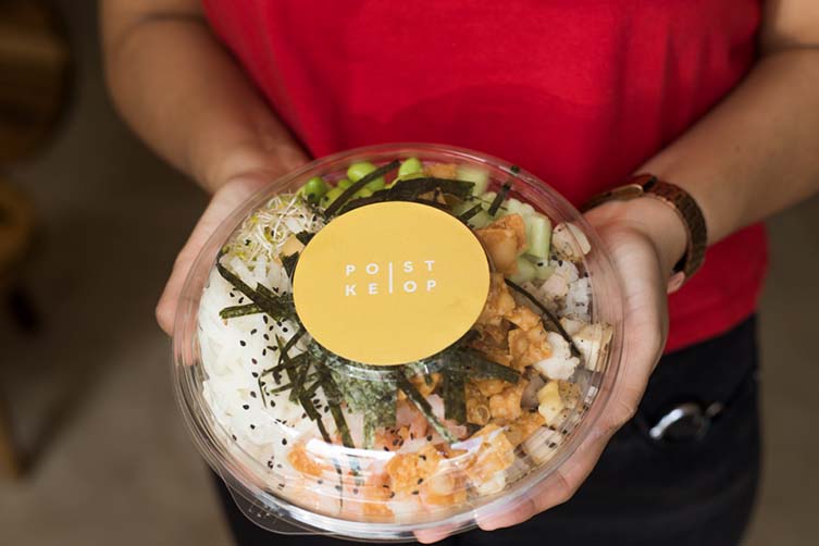 Maku Poke Stop Cancun, Poke Bowl Shop Designed by WEWI