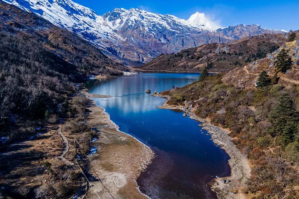 A Trail Where Scenery Unfolds Slowly