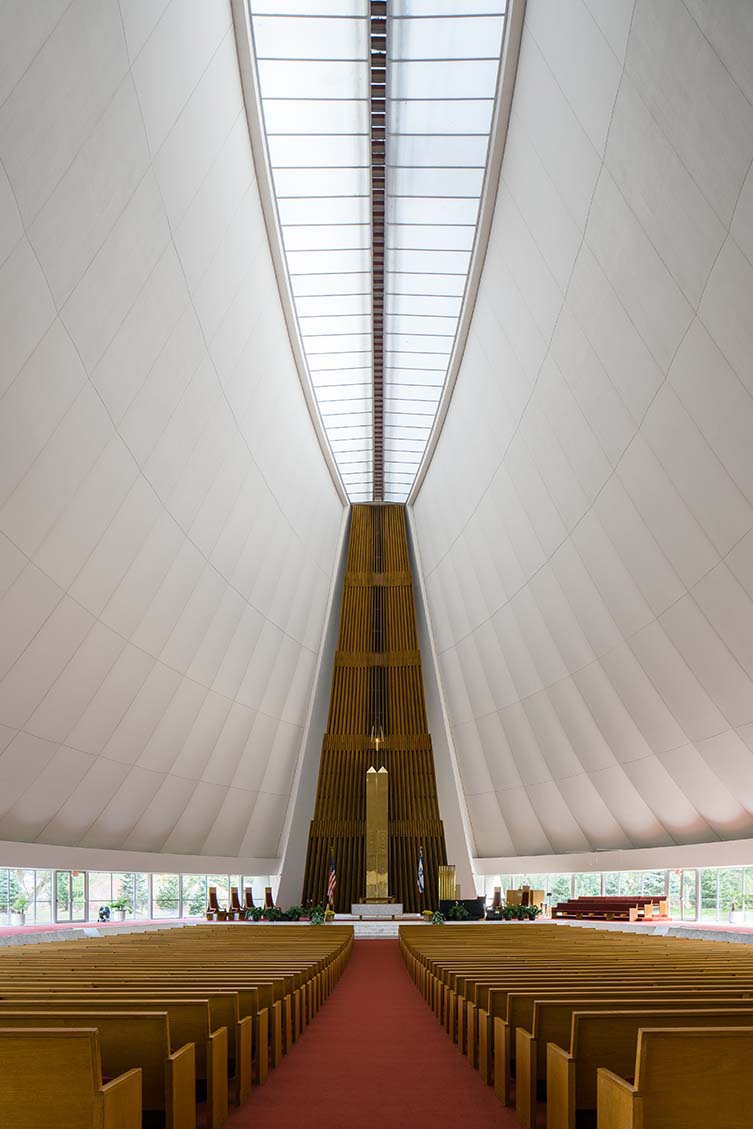 Temple Beth El by Minoru Yamasaki and Associates