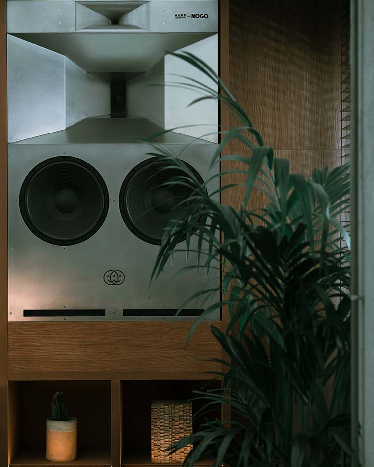 MOGO Milan Hi-Fi Bar and Restaurant Designed by Giorgia Longoni Studio