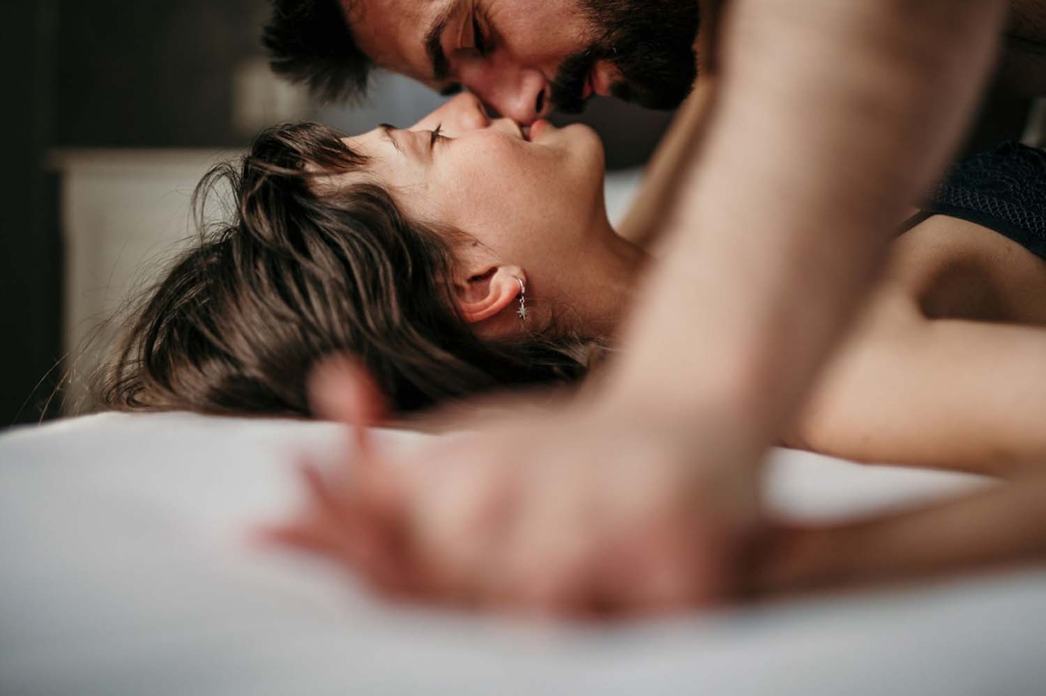 10 Deliciously Erotic Couples Foreplay GIFs to Share with Your Lover