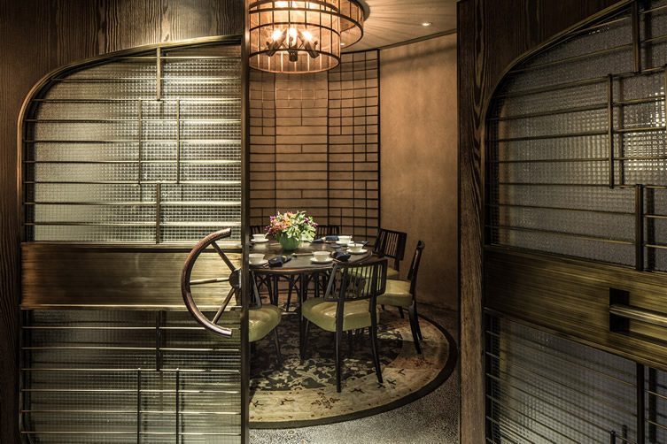 Mott 32 — Hong Kong