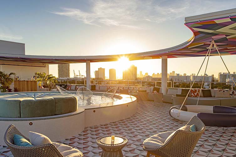 Moxy South Beach, Miami Design Hotel