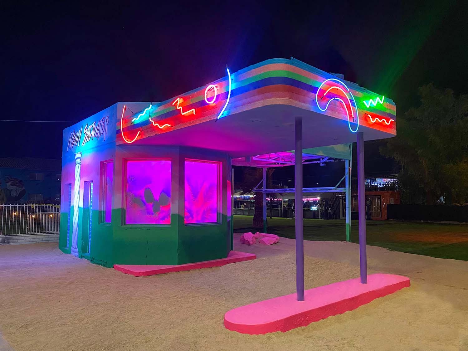 Neon Saltwater, Mystery Cruise 1990 untuk Justkids Life is Beautiful