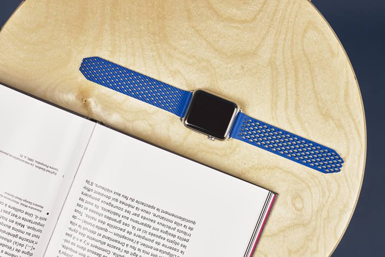 Self-Closing Apple Watch Strap