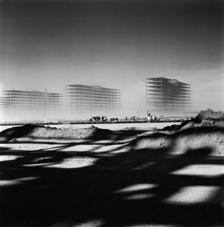 Oscar Niemeyer's Brasília, Construction Photographs