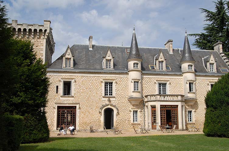 The chic Château soiree