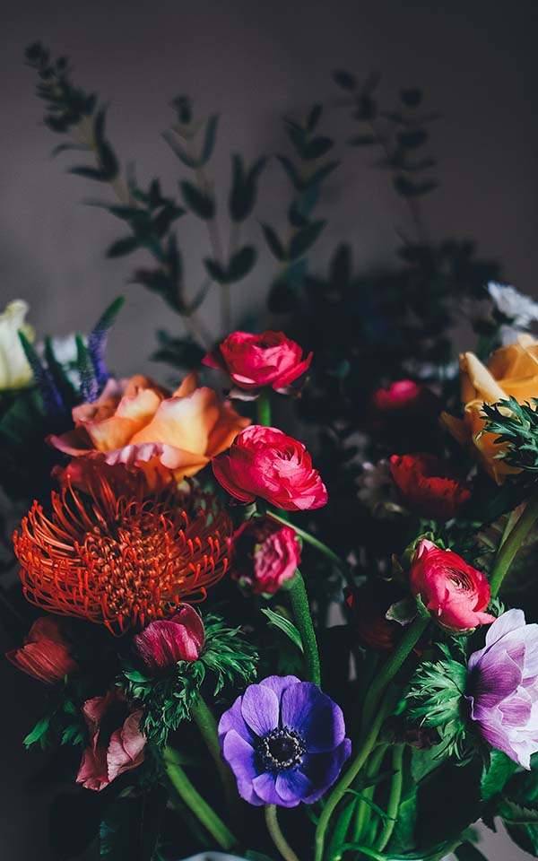 How To Pick The Right Seasonal Flowers To Send On Specific Occasions