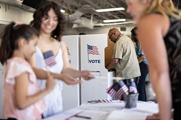 Political Donations: The Bitcoin Effect Political Donations: The Bitcoin Effect