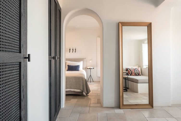Porto Fira Suites Santorini, Greece: Designed by Interior Design Laboratorium