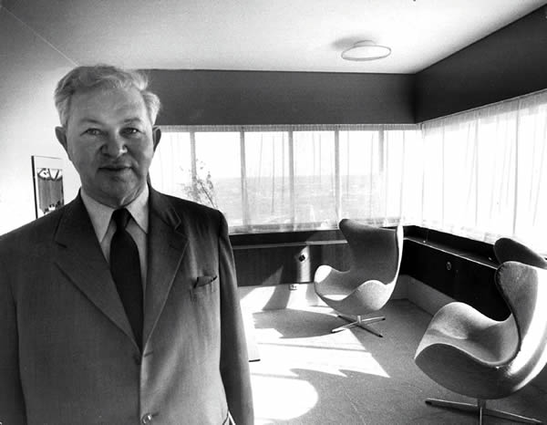 Arne Jacobsen at the Royal Hotel, 1960