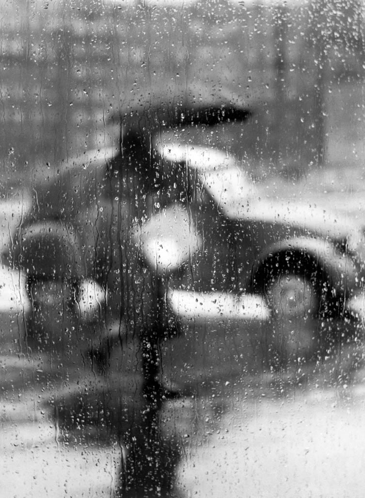 2CV sous la pluie, Paris, 1957