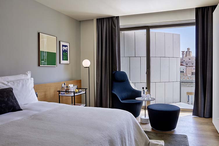 Sir Victor is situated within a landmark building designed by Catalan architecture firm Capella Garci; once home to the city's first-ever design hotel, Hotel OMM