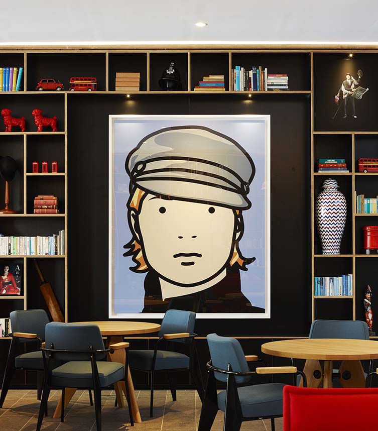 Julian Opie’s Kate, Model with Hat at citizenM Tower of London Hotel