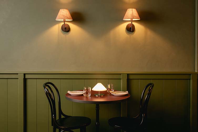 London Wine and Vinyl Listening Bar