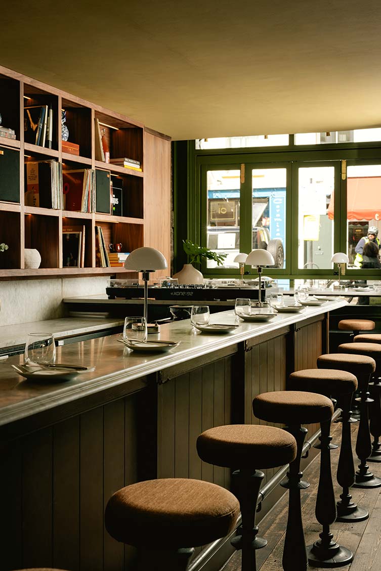 London Wine and Vinyl Listening Bar