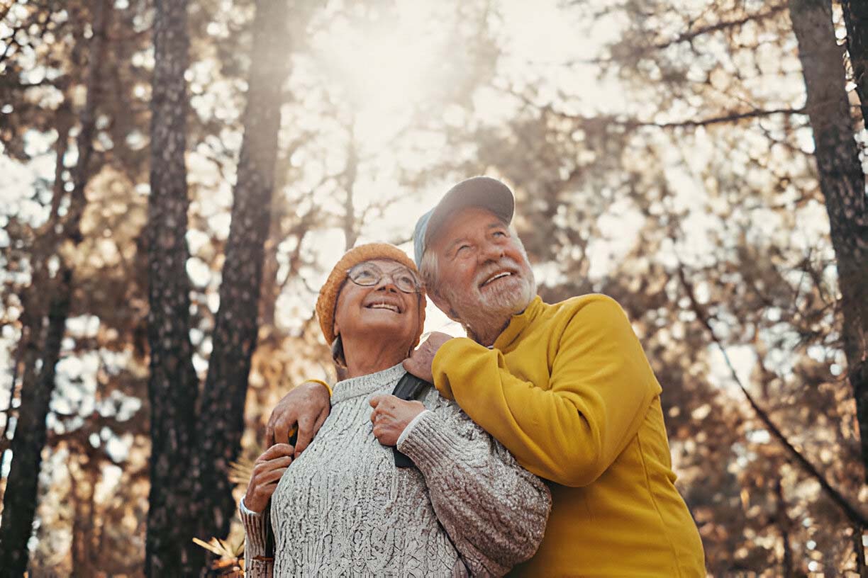 How to Stay Healthy While Traveling: 2024 Guide