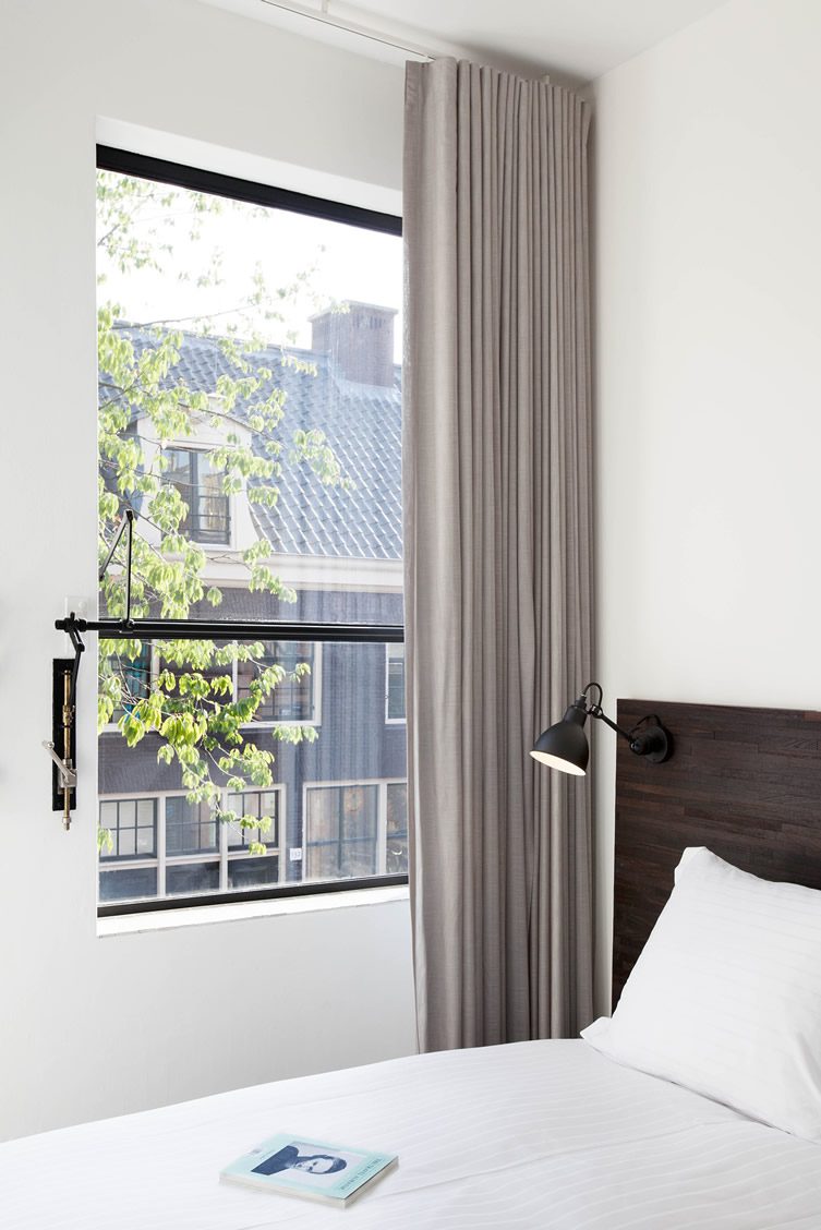 Stout & Co. Bed and Breakfast — Amsterdam