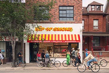 Superette Sip ‘N’ Smoke, Toronto