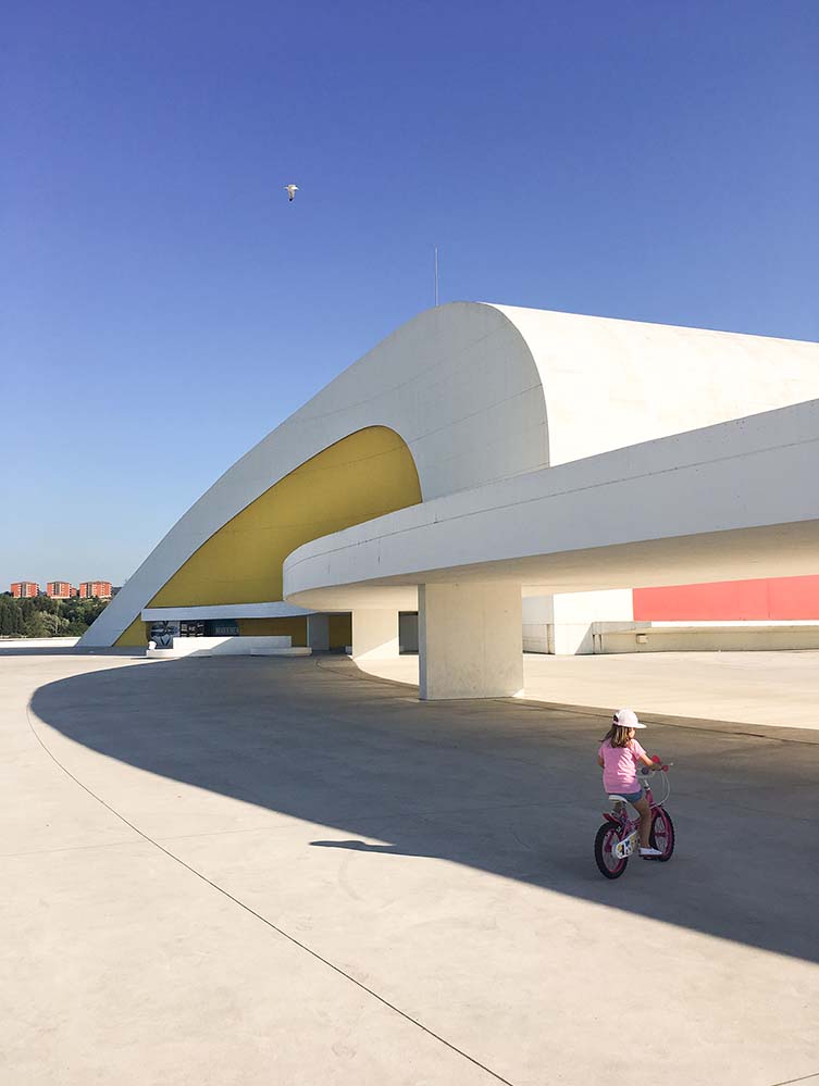Centro Niemeyer, architect Oscar Niemeyer, Asturias, Spain