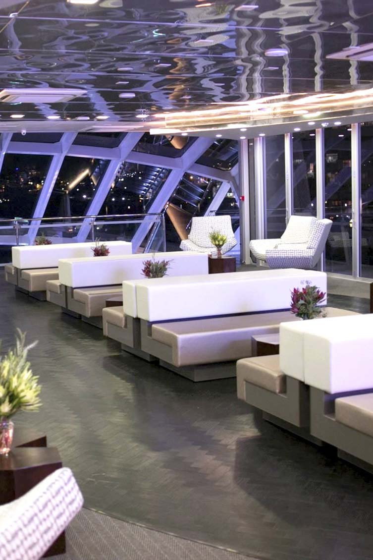 The mezzanine lounge of the Clearview Glass Boat