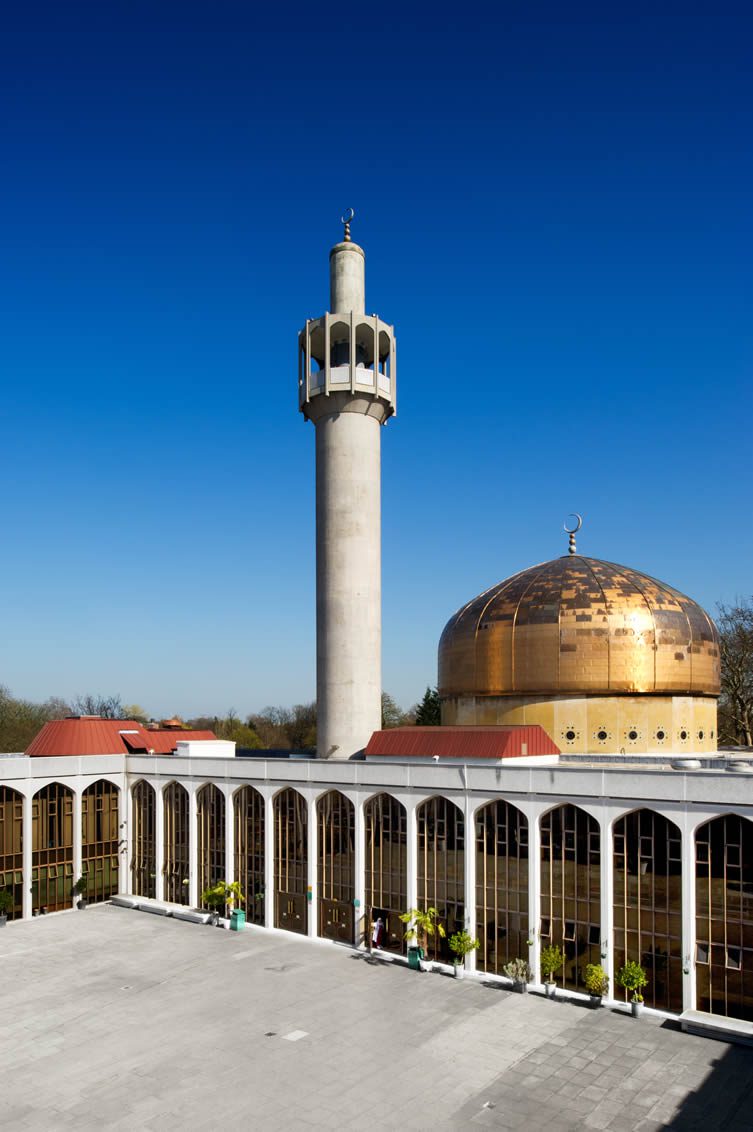 The courtyard of Regents Park Mosque